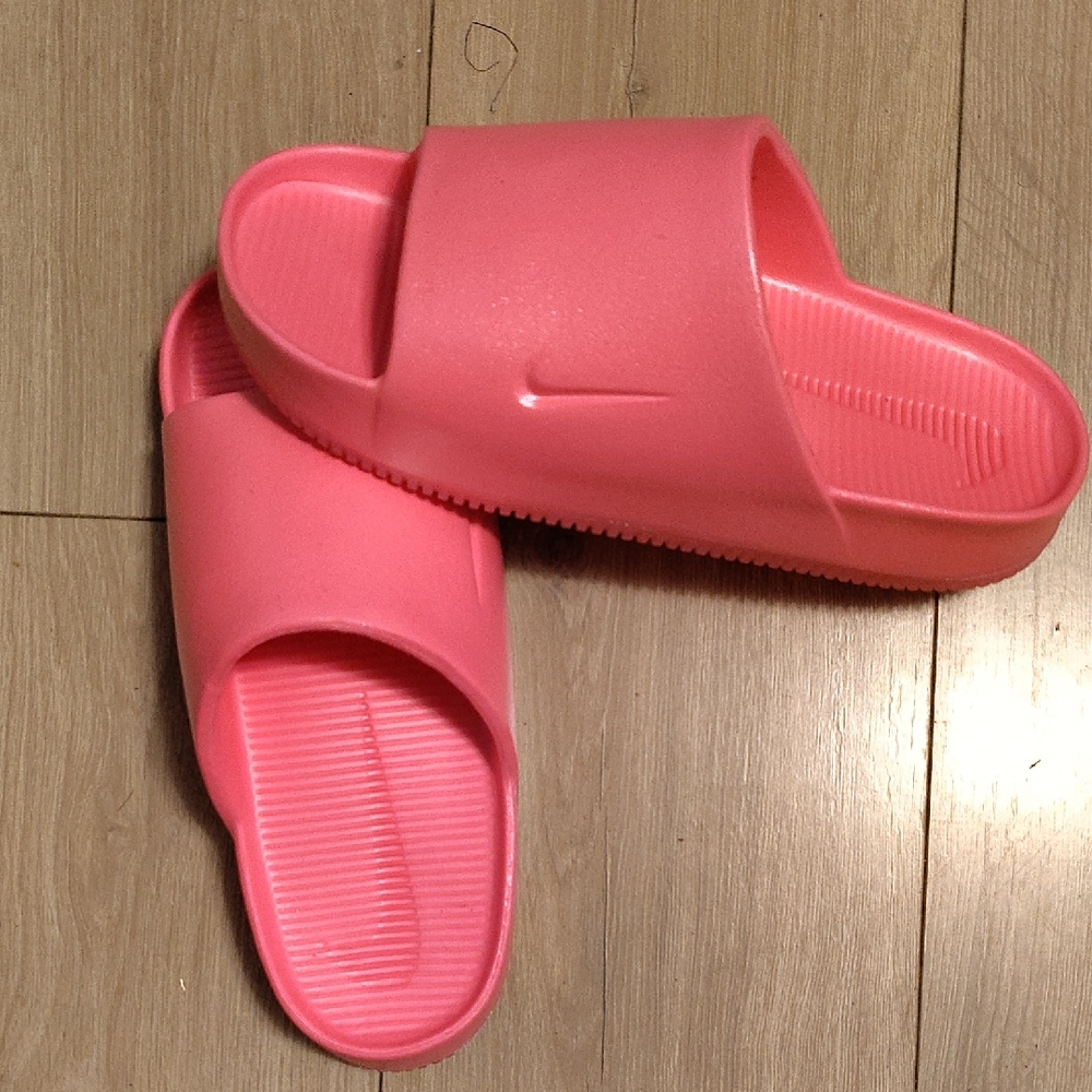 New Without Tags Nike Vibrant Pink Slide Sandals